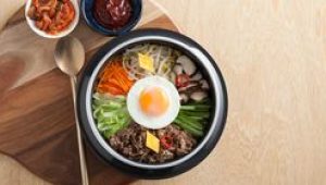 Bibimbap, Nasi Campur Korea yang Populer dan Sehat, Coba Resepnya!
