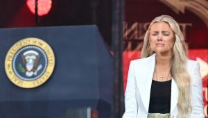 Terbaru..!! mengenai memorial Charlie Kirk: ‘Saya memaafkannya,’ kata Erika Kirk tentang tersangka penembak