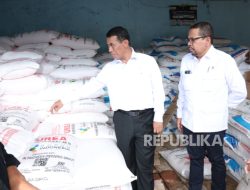 Mentan dan KSP Qodari Sidak Kios Pupuk, Petani Tersenyum Harga Pupuk Turun