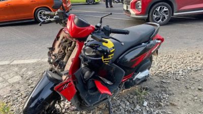 Tragedi di Rel Tuparev: Pengendara Motor Tewas Tertabrak KA Brantas, Diduga Terobos Palang Pintu