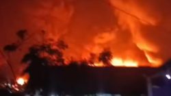 Sebuah Gudang Oli di Tungak Jati Karawang Kebakaran