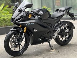 R15 Connected: Sensasi Sultan di Kelas 150cc!
